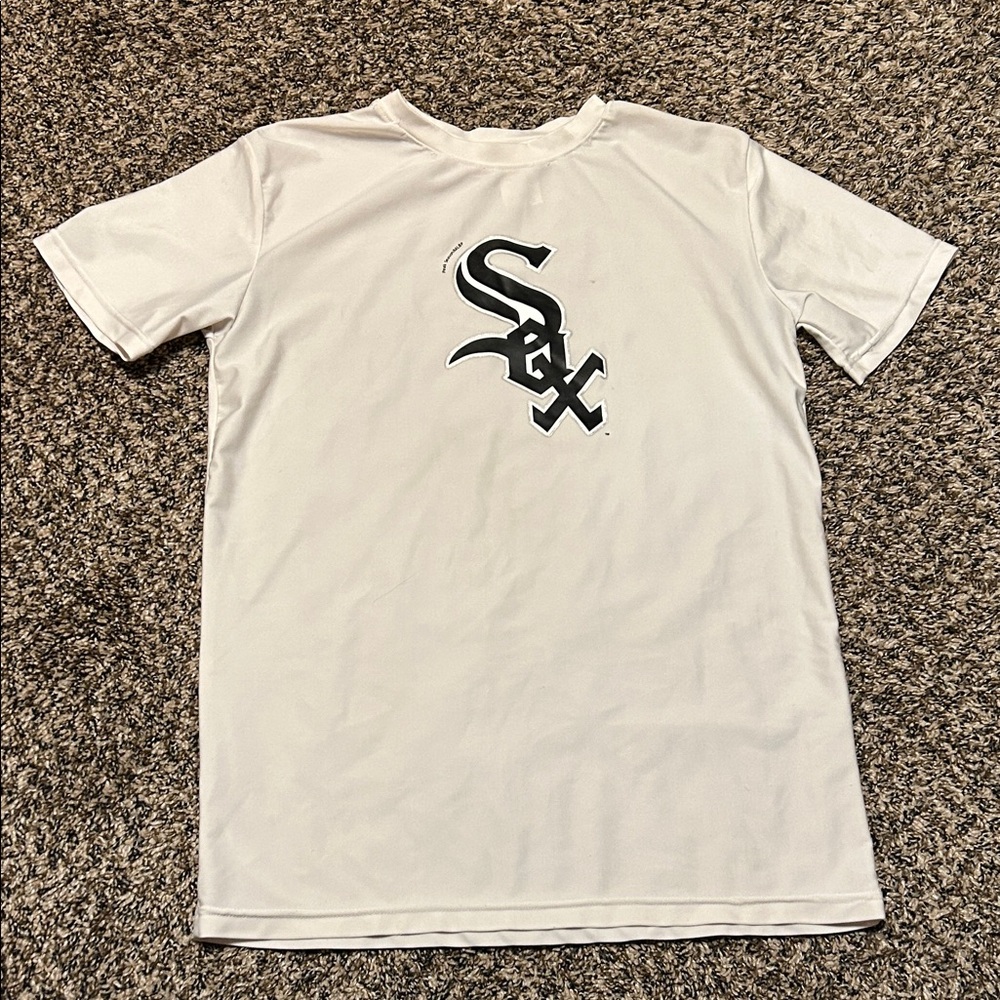 Genuine Merchandise White Sox Logo boys size XL 18/20